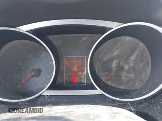 2009 Mitsubishi Outlander SE z VIN JA4LT31W19Z012458, wystawiony jako IAAI lot #42572873 z przebiegiem 148 999 mil mil oraz . Historia ofert i sprzedaży dostępna na DreamBid. Obrazek 7.