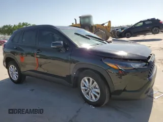 2023 Toyota Corolla Cross LE z VIN 7MUCAAAG6PV047607, wystawiony jako Copart lot #52454095 z przebiegiem 10 316 mil mil oraz Szkody całkowita. Historia ofert i sprzedaży dostępna na DreamBid. Obrazek 4.