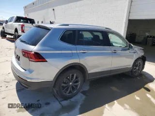 2024 Volkswagen Tiguan SE with VIN 3VV3B7AXXRM048869, listed as a Copart auction lot 56063825 with 30,881 mi miles and Clean title. Bid and sale history available at DreamBid. Image 3.