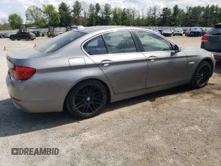 2013 BMW 5 Series 528i xDrive z VIN WBAXH5C52DD114878, wystawiony jako Copart lot #55486725 z przebiegiem 138 863 mil mil oraz Czysty tytuł • Clean title. Historia ofert i sprzedaży dostępna na DreamBid. Obrazek 3.