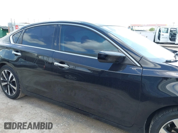 2017 Nissan Altima SL z VIN 1N4AL3AP8HC250708, wystawiony jako IAAI lot #42430919 z przebiegiem 170 759 mil mil oraz . Historia ofert i sprzedaży dostępna na DreamBid. Obrazek 13.