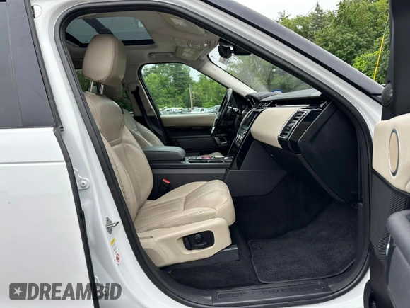 2017 Land Rover Discovery SE z VIN SALRGBBVXHA045789, wystawiony jako Copart lot #61727255 z przebiegiem 141 285 mil mil oraz Czysty tytuł • Clean title. Historia ofert i sprzedaży dostępna na DreamBid. Obrazek 6.