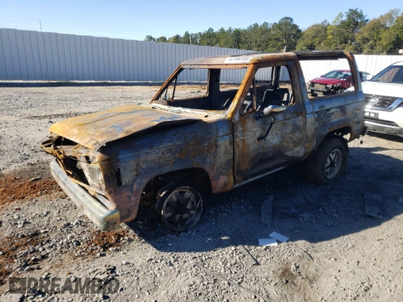 1986 Ford Bronco z VIN 1FMCU14TXGUD18203, wystawiony jako Copart lot #47194155 z przebiegiem Nie podano mil oraz Czysty tytuł • Clean title. Historia ofert i sprzedaży dostępna na DreamBid. Obrazek 1.