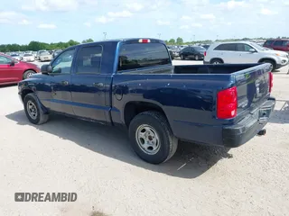 2007 Dodge Dakota ST with VIN 1D3HW28PX7S173495, listed as a IAAI auction lot 42168415 with 180,625 mi miles and . Bid and sale history available at carsss.com. Image 3.
