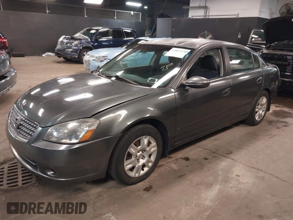 2006 Nissan Altima 2.5 S with VIN 1N4AL11D06N319256, listed as a IAAI auction lot 42007570 with 155,101 mi miles. Bid and sale history available at carsss.com. Image 2.