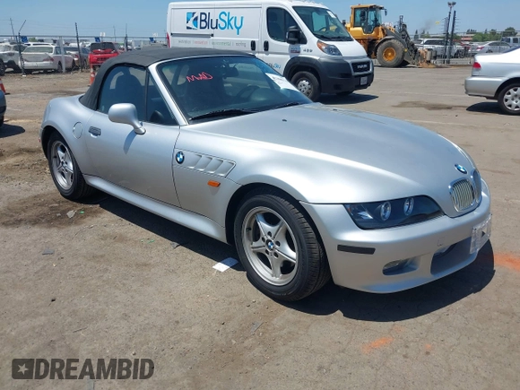 2001 BMW Z3 3.0 с VIN WBACN53401LL48257, выставлен на аукционе IAAI как лот 42386916 с пробегом 161 737 миль миль и . История ставок и продаж доступна на DreamBid. Изображение 1.