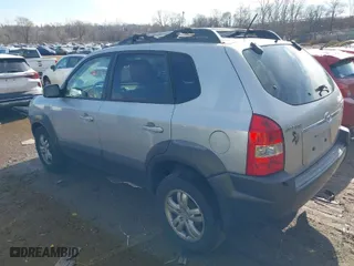 2008 Hyundai Tucson SE with VIN KM8JN12D28U893722, listed as a IAAI auction lot 41680413 with 150,659 mi miles. Bid and sale history available at carsss.com. Image 3.