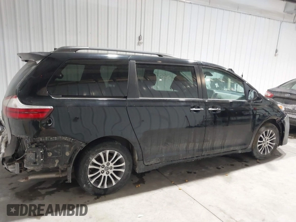 2019 Toyota Sienna XLE Auto Access Seat with VIN 5TDYZ3DCXKS970792, listed as a IAAI auction lot 41589537 with 138,971 mi miles. Bid and sale history available at carsss.com. Image 14.