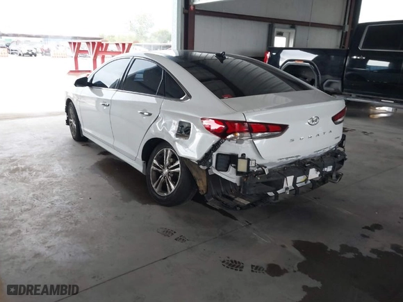 2019 Hyundai Sonata Sport with VIN 5NPE34AF9KH813933, listed as a IAAI auction lot 40777165 with 112,654 mi miles. Bid and sale history available at carsss.com. Image 3.