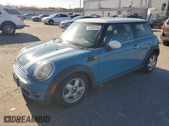 2008 MINI Hardtop z VIN WMWMF335X8TT62496, wystawiony jako Copart lot #52482015 z przebiegiem 188 965 mil mil oraz Szkoda całkowita • Salvage title. Historia ofert i sprzedaży dostępna na DreamBid. Obrazek 1.