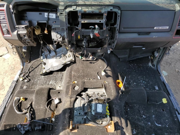 2016 Ram 1500 Rebel z VIN 1C6RR7YT8GS335730, wystawiony jako Copart lot #53479405 z przebiegiem Nie podano mil oraz Tytuł czysty. Historia ofert i sprzedaży dostępna na DreamBid. Obrazek 8.
