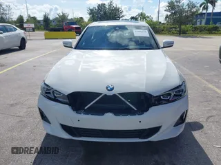 2025 BMW 3 Series 330i with VIN 3MW69CW02S8E96501, listed as a IAAI auction lot 42586210 with 10,953 mi miles and . Bid and sale history available at DreamBid. Image 12.