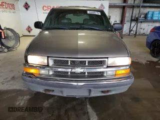 2000 Chevrolet Blazer LT z VIN 1GNDT13W1Y2282557, wystawiony jako Copart lot #55560775 z przebiegiem 219 795 mil mil oraz Szkoda całkowita • Salvage title. Historia ofert i sprzedaży dostępna na DreamBid. Obrazek 5.