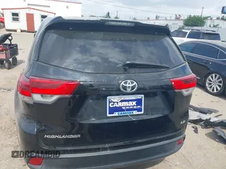 2018 Toyota Highlander LE with VIN 5TDZZRFH5JS283413, listed as a IAAI auction lot 42137612 with 127,889 mi miles and . Bid and sale history available at DreamBid. Image 16.