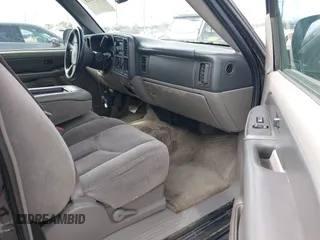 2003 Chevrolet Suburban LS with VIN 3GNEC16T03G334122, listed as a IAAI auction lot 41860521 with 195,648 mi miles. Bid and sale history available at carsss.com. Image 5.