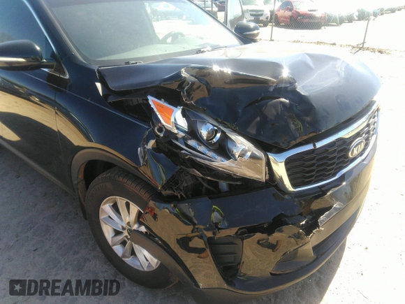 2019 Kia Sorento LX with VIN 5XYPG4A33KG538926, listed as a IAAI auction lot 41800638 with 72,175 mi miles. Bid and sale history available at carsss.com. Image 6.