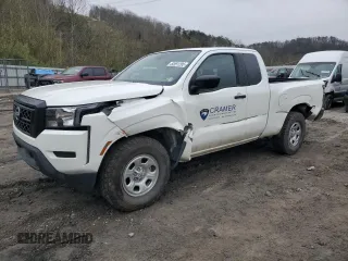 2024 Nissan Frontier SV z VIN 1N6ED1CM7RN635812, wystawiony jako Copart lot #52691295 z przebiegiem 26 734 mil mil oraz Szkoda całkowita • Salvage title. Historia ofert i sprzedaży dostępna na DreamBid. Obrazek 1.