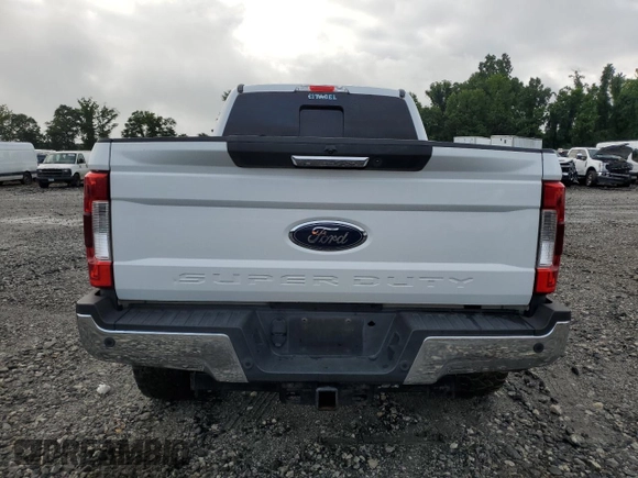 2018 Ford F-250 XL z VIN 1FT7W2BT3JEC16610, wystawiony jako Copart lot #60826045 z przebiegiem 93 965 mil mil oraz Szkoda całkowita • Salvage title. Historia ofert i sprzedaży dostępna na DreamBid. Obrazek 6.