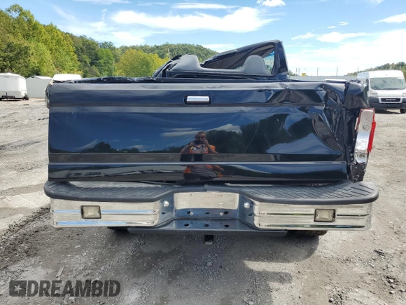 1997 Ford F-250 z VIN 3FTHF26F8VMA00888, wystawiony jako Copart lot #71546154 z przebiegiem Nie podano mil oraz Szkoda całkowita • Salvage title. Historia ofert i sprzedaży dostępna na DreamBid. Obrazek 6.
