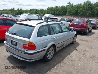 2002 BMW 3 Series 325xi with VIN WBAEP33422PF00009, listed as a IAAI auction lot 42371590 with 361,936 mi miles and . Bid and sale history available at DreamBid. Image 4.