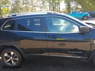 2020 Jeep Cherokee Limited with VIN 1C4PJMDX2LD523799, listed as a IAAI auction lot 40693776 with 1 mi miles. Bid and sale history available at carsss.com. Image 14.