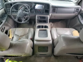 2003 Chevrolet Tahoe LS z VIN 1GNEC13T03J203176, wystawiony jako Copart lot #49501875 z przebiegiem 186 529 mil mil oraz Szkoda całkowita • Salvage title. Historia ofert i sprzedaży dostępna na DreamBid. Obrazek 8.