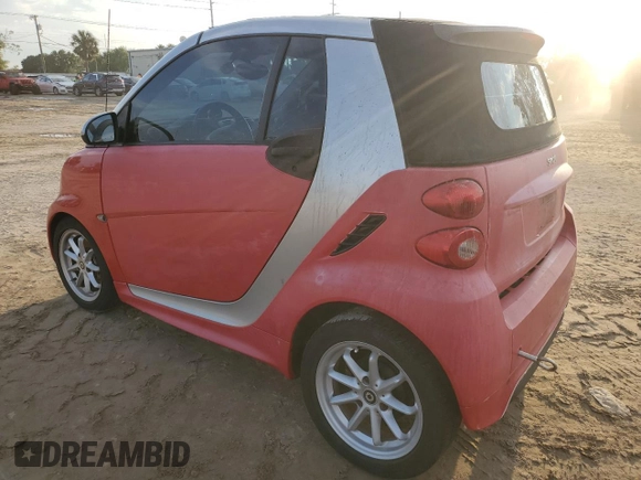 2013 Smart fortwo Passion с VIN WMEEK3BA9DK610482, выставлен на аукционе Copart как лот 74207324 с пробегом Не указан миль и На запчасти • Non repairable. История ставок и продаж доступна на DreamBid. Изображение 2.