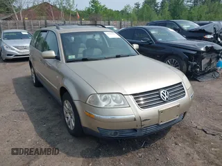 2001 Volkswagen Passat GLS z VIN WVWVD63B61E177862, wystawiony jako IAAI lot #42448342 z przebiegiem 129 455 mil mil oraz . Historia ofert i sprzedaży dostępna na DreamBid. Obrazek 6.