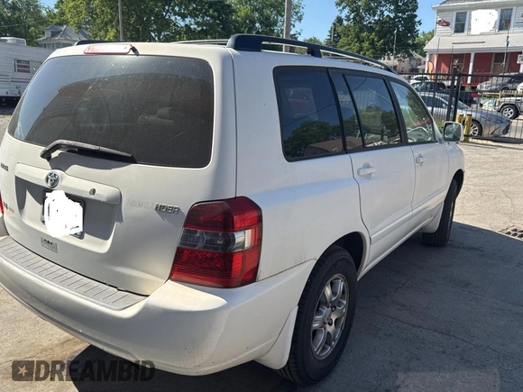 2004 Toyota Highlander z VIN JTEEP21A540013137, wystawiony jako Copart lot #57712075 z przebiegiem 332 592 mil mil oraz Czysty tytuł • Clean title. Historia ofert i sprzedaży dostępna na DreamBid. Obrazek 4.