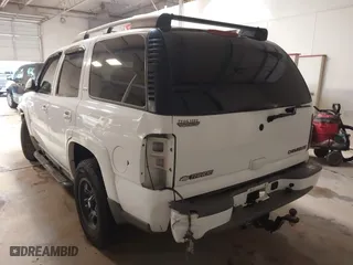 2005 Chevrolet Tahoe Z71 with VIN 1GNEC13TX5R173365, listed as a IAAI auction lot 41630555 with 188,675 mi miles. Bid and sale history available at carsss.com. Image 3.