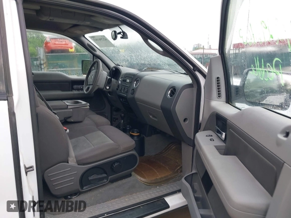 2004 Ford F-150 XLT with VIN 1FTPX14504NC73289, listed as a IAAI auction lot 42296163 with 193,363 mi miles and . Bid and sale history available at DreamBid. Image 5.