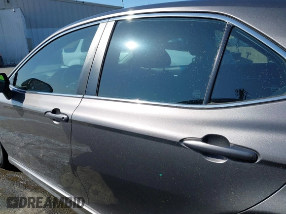 2018 Toyota Camry LE with VIN 4T1B11HK3JU518806, listed as a IAAI auction lot 41913756 with 74,939 mi miles. Bid and sale history available at carsss.com. Image 14.