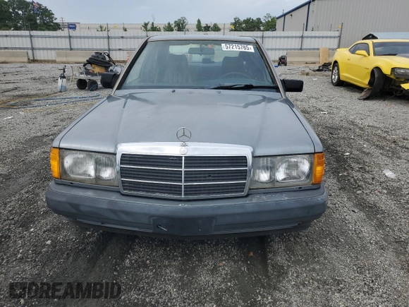1991 Mercedes-Benz 190 z VIN WDBDA29D3MF767780, wystawiony jako Copart lot #57215785 z przebiegiem 200 216 mil mil oraz Tytuł czysty. Historia ofert i sprzedaży dostępna na DreamBid. Obrazek 5.