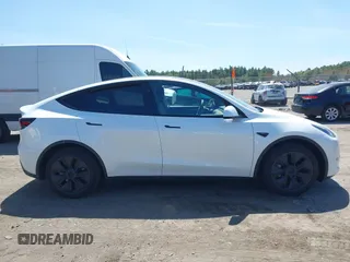 2024 Tesla Model Y с VIN 7SAYGDED8RF211112, выставлен на аукционе IAAI как лот 42176000 с пробегом 16 677 миль миль и . История ставок и продаж доступна на DreamBid. Изображение 13.