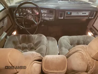 1983 Chrysler New Yorker 5th Ave Edition z VIN 2C3BF66P5DR150653, wystawiony jako Copart lot #75411924 z przebiegiem 67 095 mil mil oraz Szkody całkowita. Historia ofert i sprzedaży dostępna na DreamBid. Obrazek 8.