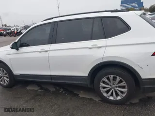 2019 Volkswagen Tiguan S with VIN 3VV1B7AX7KM018189, listed as a IAAI auction lot 41741924 with 61,740 mi miles. Bid and sale history available at carsss.com. Image 14.