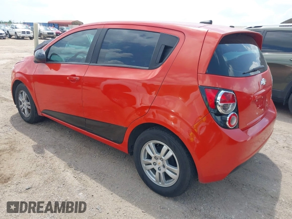 2012 Chevrolet Sonic LS z VIN 1G1JA6SH3C4116855, wystawiony jako IAAI lot #42513686 z przebiegiem Nie podano mil oraz . Historia ofert i sprzedaży dostępna na DreamBid. Obrazek 3.