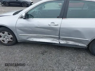 2005 Honda Accord LX z VIN 1HGCM56445A180496, wystawiony jako IAAI lot #42006457 z przebiegiem 163 206 mil mil oraz . Historia ofert i sprzedaży dostępna na DreamBid. Obrazek 6.