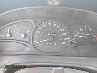 1998 Ford Escort SE z VIN 1FAFP13P3WW122027, wystawiony jako IAAI lot #42110008 z przebiegiem 97 889 mil mil oraz . Historia ofert i sprzedaży dostępna na DreamBid. Obrazek 7.