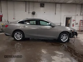2018 Chevrolet Malibu LT z VIN 1G1ZD5ST0JF185111, wystawiony jako IAAI lot #41910563 z przebiegiem 84 784 mil mil oraz . Historia ofert i sprzedaży dostępna na DreamBid. Obrazek 13.