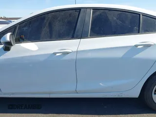 2017 Chevrolet Cruze LS z VIN 1G1BC5SMXH7181536, wystawiony jako IAAI lot #42317266 z przebiegiem 124 380 mil mil oraz . Historia ofert i sprzedaży dostępna na DreamBid. Obrazek 14.
