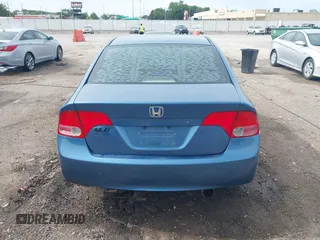 2008 Honda Civic LX z VIN 1HGFA16578L096964, wystawiony jako IAAI lot #42248106 z przebiegiem 173 108 mil mil oraz . Historia ofert i sprzedaży dostępna na DreamBid. Obrazek 17.
