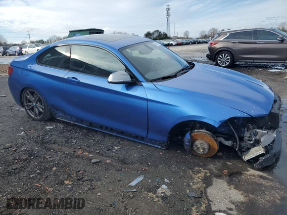 2017 BMW 2 Series M240i xDrive with VIN WBA2G3C52HV640901, listed as a Copart auction lot 85121474 with 37,965 mi miles and Salvage Title. Bid and sale history available at carsss.com. Image 4.