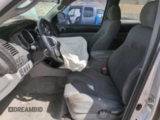 2006 Toyota Tacoma PreRunner z VIN 5TEJU62N56Z167225, wystawiony jako Copart lot #51672135 z przebiegiem 147 163 mil mil oraz Szkoda całkowita • Salvage title. Historia ofert i sprzedaży dostępna na DreamBid. Obrazek 7.