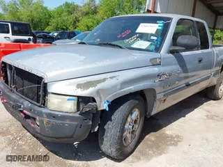 2000 Dodge Ram 1500 with VIN 1B7HC13Y0YJ136863, listed as a IAAI auction lot 42003915 with 1 mi miles. Bid and sale history available at carsss.com. Image 15.