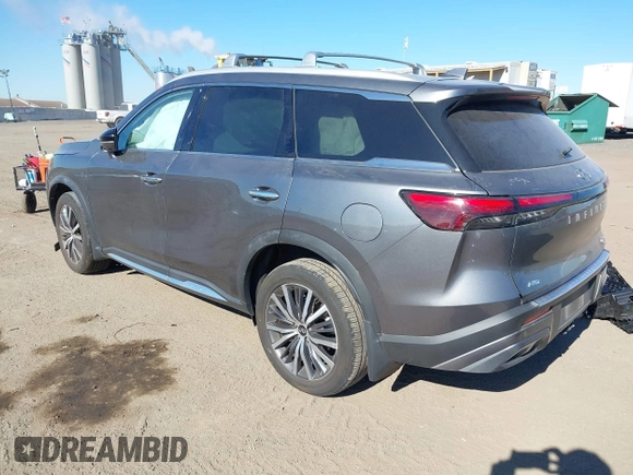 2023 Infiniti QX60 Sensory z VIN 5N1DL1GS7PC333208, wystawiony jako IAAI lot #40616891 z przebiegiem 11 930 mil mil oraz . Historia ofert i sprzedaży dostępna na DreamBid. Obrazek 3.