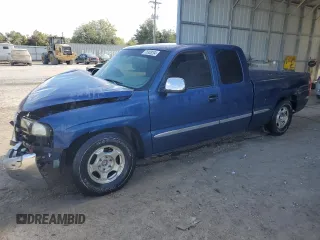 2000 GMC New Sierra 1500 SLE with VIN 2GTEC19T7Y1240405, listed as a Copart auction lot 78908204 with 228,647 mi miles and Salvage Title. Bid and sale history available at carsss.com. Image 1.