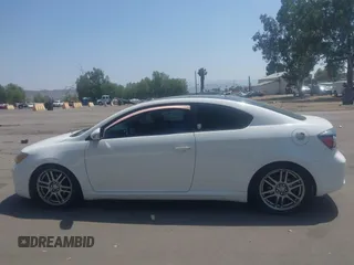 2010 Scion tC z VIN JTKDE3B70A0321271, wystawiony jako IAAI lot #42461229 z przebiegiem 181 319 mil mil oraz . Historia ofert i sprzedaży dostępna na DreamBid. Obrazek 15.