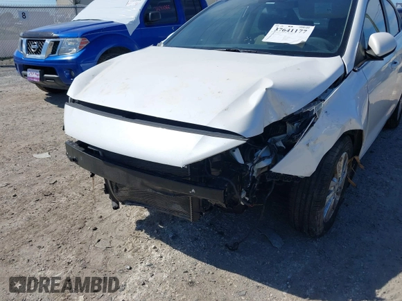 2019 Hyundai Accent SE with VIN 3KPC24A33KE058640, listed as a IAAI auction lot 37641177 with 1 mi miles. Bid and sale history available at carsss.com. Image 6.