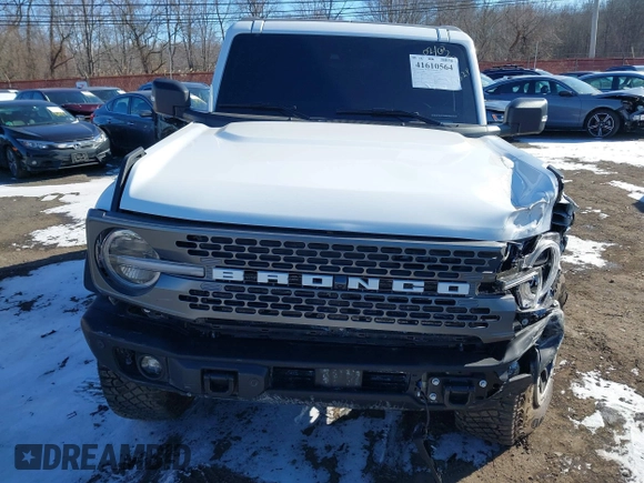 2023 Ford Bronco z VIN 1FMEE5DP1PLC08565, wystawiony jako IAAI lot #41610564 z przebiegiem 19 244 mil mil oraz . Historia ofert i sprzedaży dostępna na DreamBid. Obrazek 12.